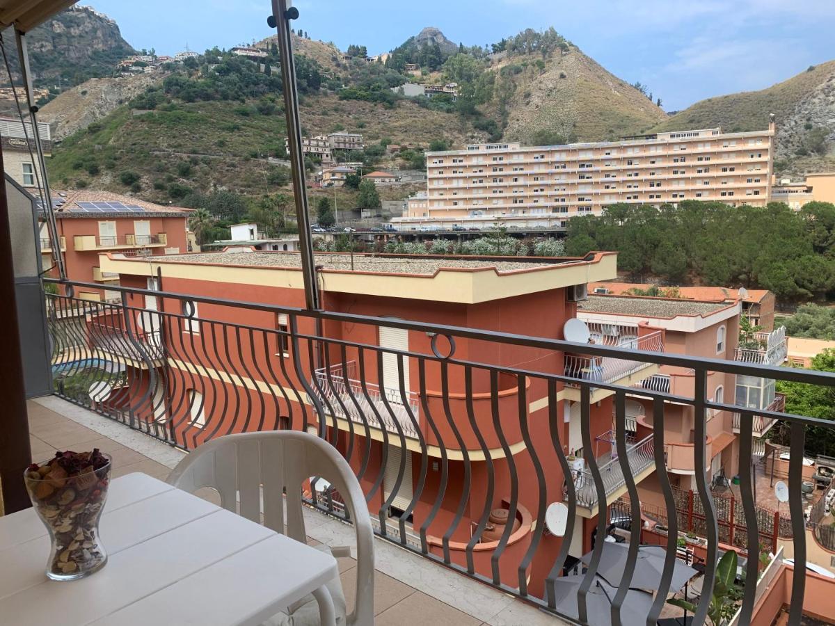 Residence La Fenice Ff Giardini Naxos Dış mekan fotoğraf
