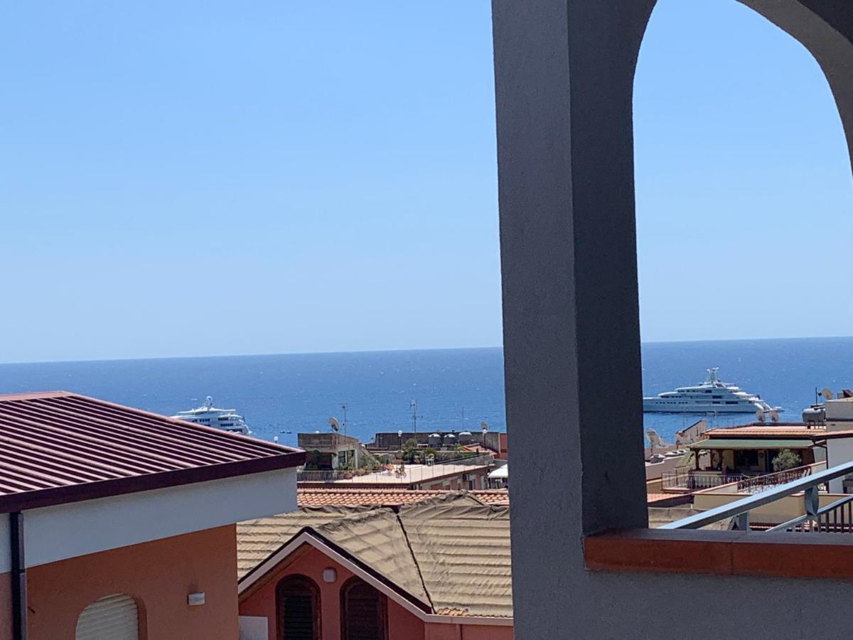 Residence La Fenice Ff Giardini Naxos Dış mekan fotoğraf